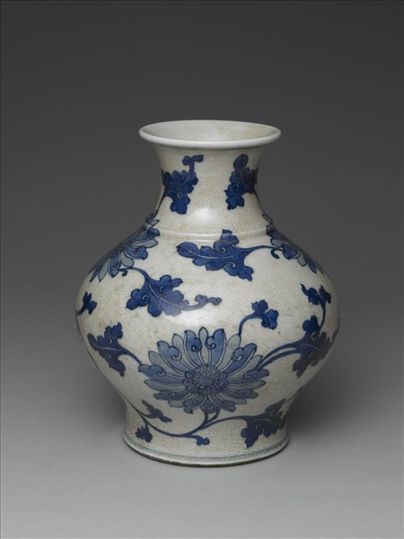 青花番蓮撇口瓶