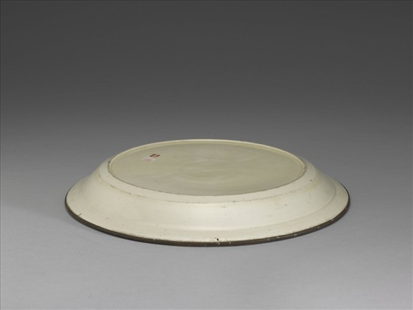 定窯 白瓷劃花寶相花紋折沿盤