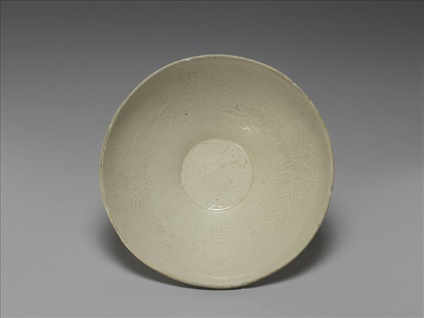 定窯 白瓷印花蓮塘水鳥紋碗
