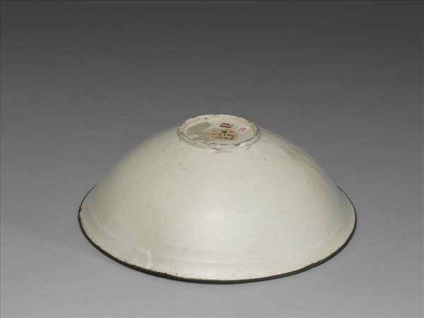 定窯 白瓷劃花蓮花紋碗