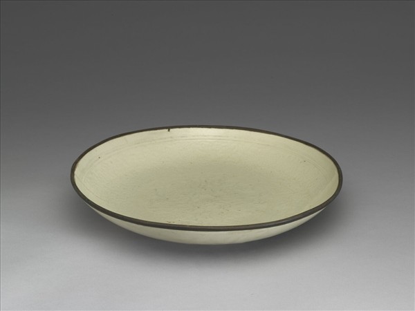 定窯 白瓷印花蓮花紋盤