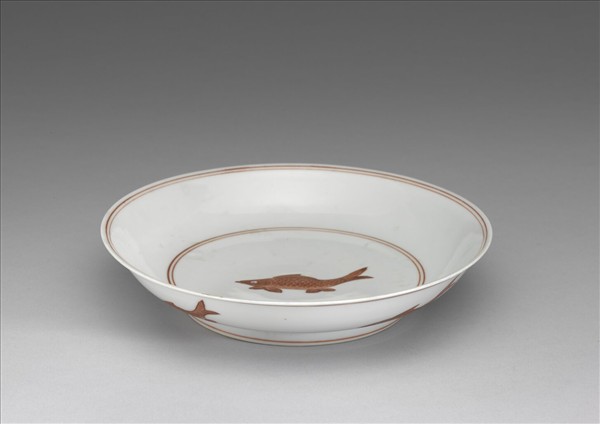 白瓷描紅魚紋盤