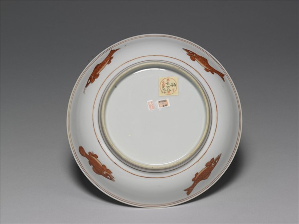 白瓷描紅魚紋盤