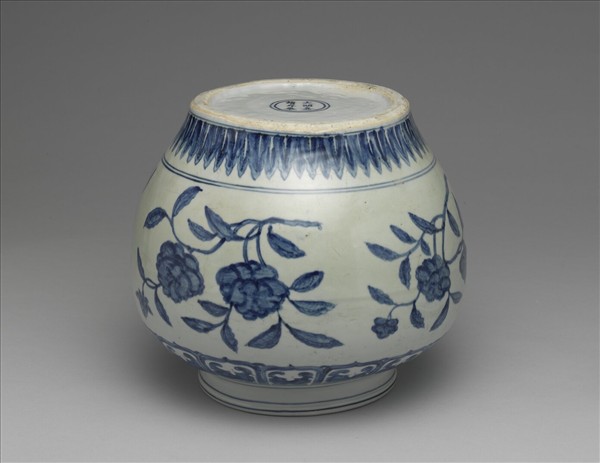 青花花卉蓋罐