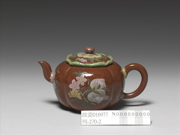 宜興胎畫琺瑯萬壽長春海棠式壺