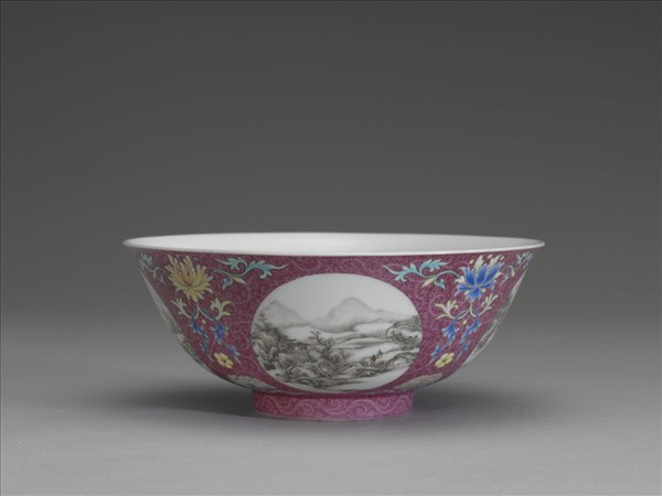 琺瑯彩洋紅地開光山水圖碗