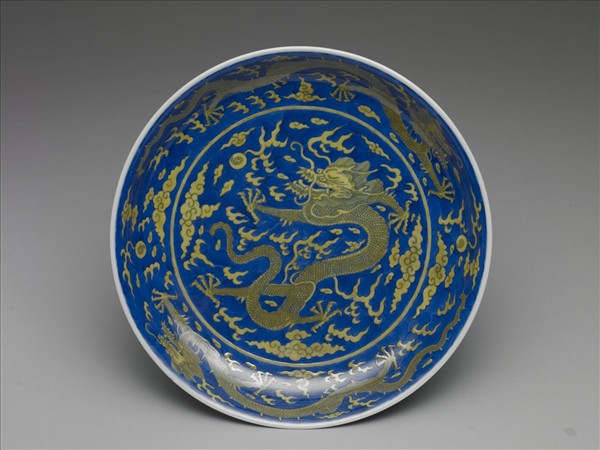 霽青釉黃龍盤