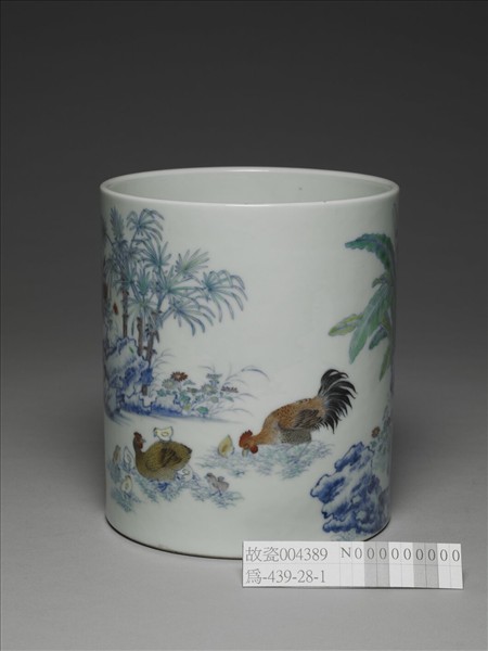 鬥彩子母雞圖筆筒