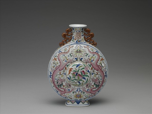 粉彩花卉雙龍紋扁壺