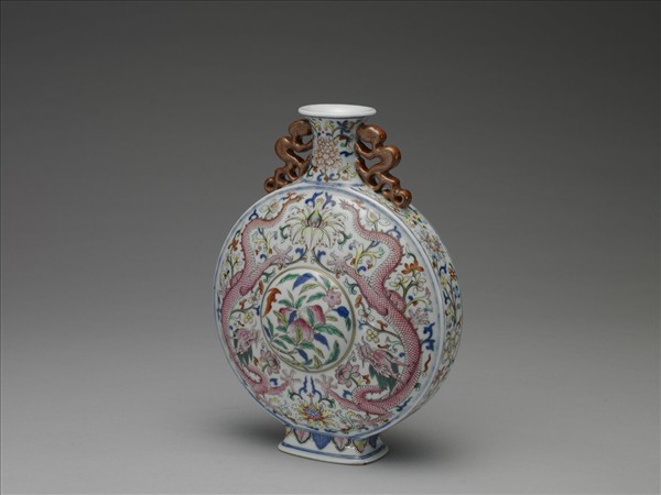 粉彩花卉雙龍紋扁壺