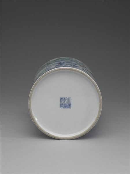 鬥彩子母雞圖筆筒