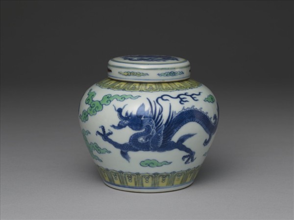 五彩龍紋蓋罐