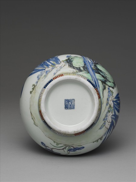 青花粉彩花卉紋瓶