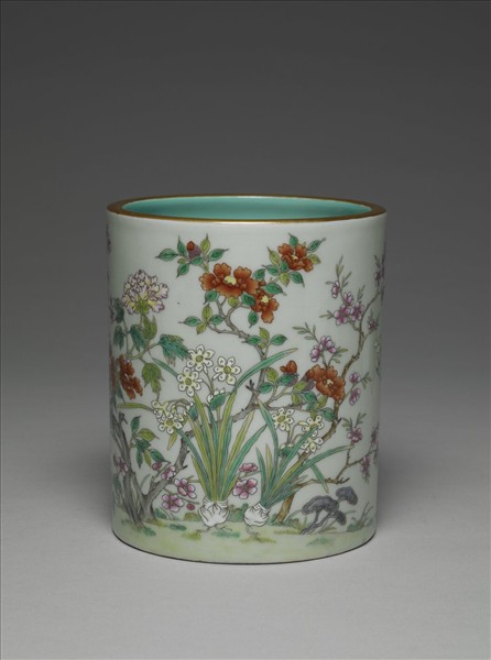 粉彩花卉紋筆筒