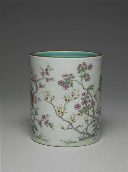 粉彩花卉紋筆筒