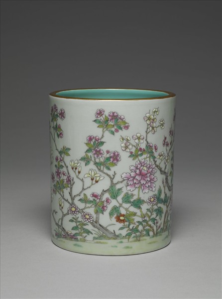 粉彩花卉紋筆筒
