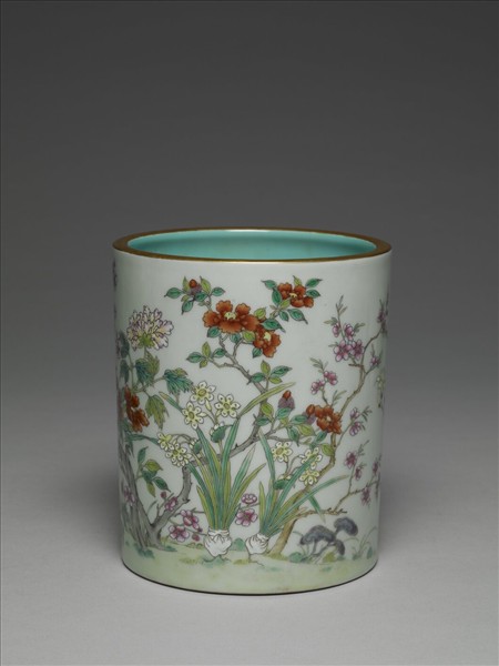 粉彩花卉紋筆筒