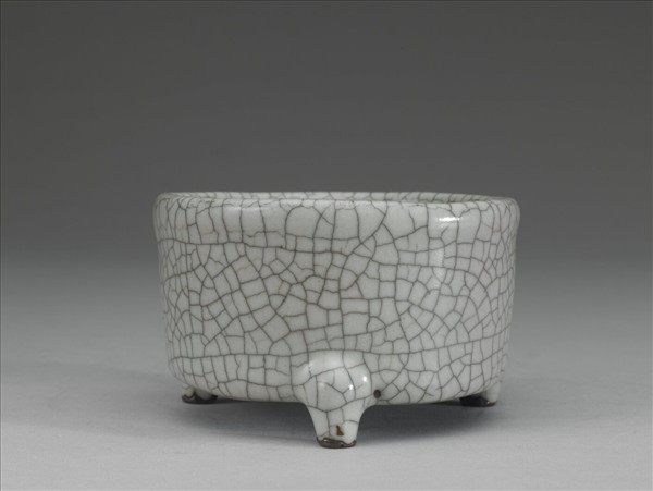 哥窯 青瓷三足爐