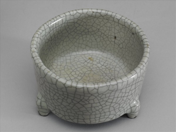 哥窯 青瓷三足爐