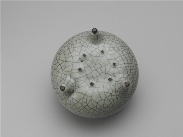 哥窯 青瓷繫耳三足爐