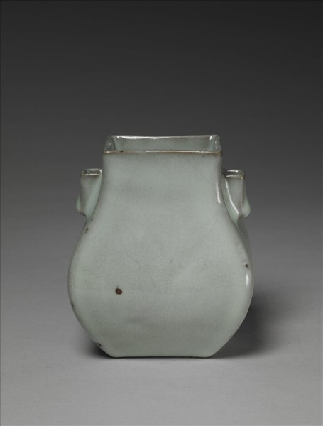 青瓷貫耳壺