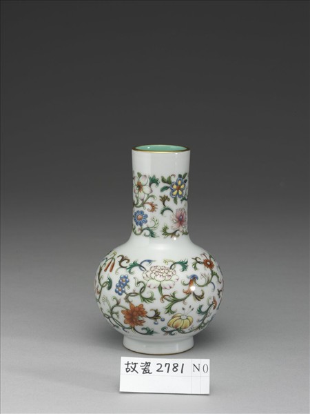 粉彩四季花卉紋瓶