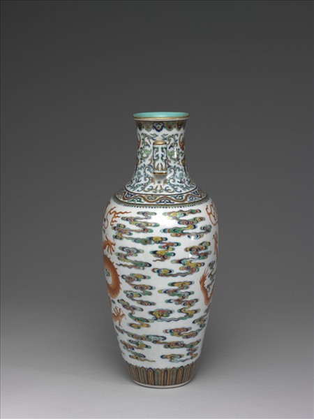 鬥彩描紅雲龍紋貫耳扁壺