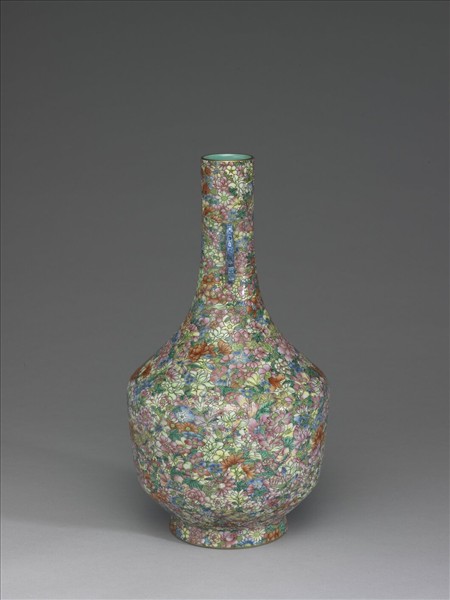 粉彩萬花錦螭耳瓶