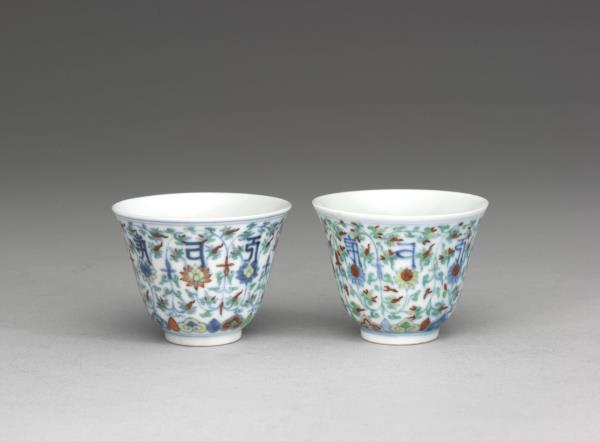 鬥彩蓮花梵文杯