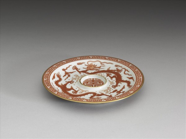 白瓷描紅雲龍紋杯托