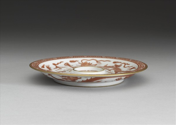 白瓷描紅雲龍紋杯托