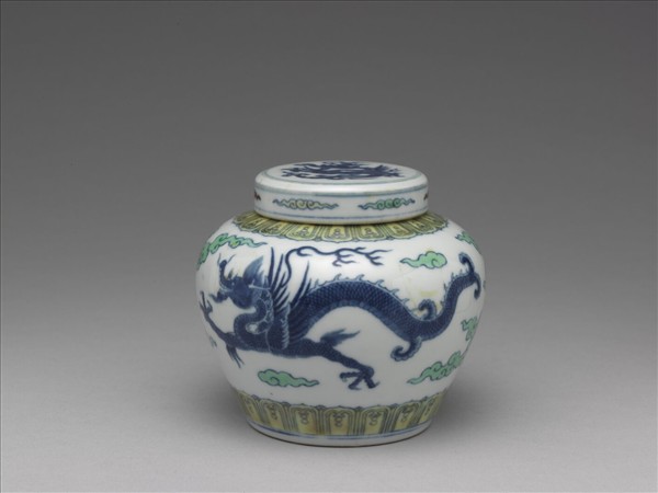 五彩龍紋蓋罐