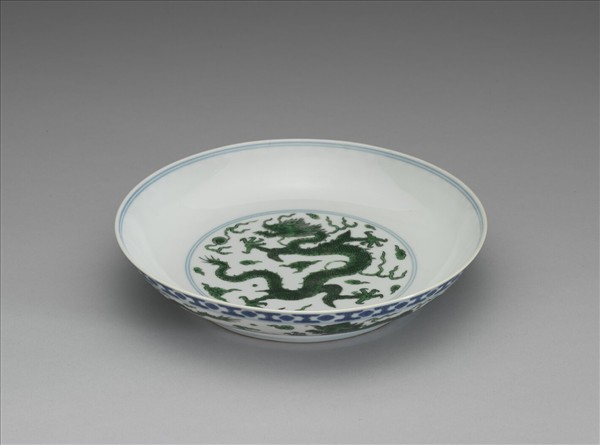 青花綠彩龍紋盤