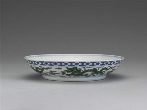 青花綠彩龍紋盤