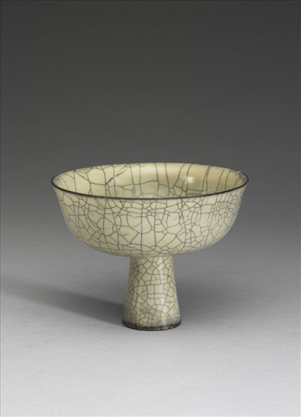 青瓷高足碗