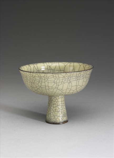 青瓷高足碗