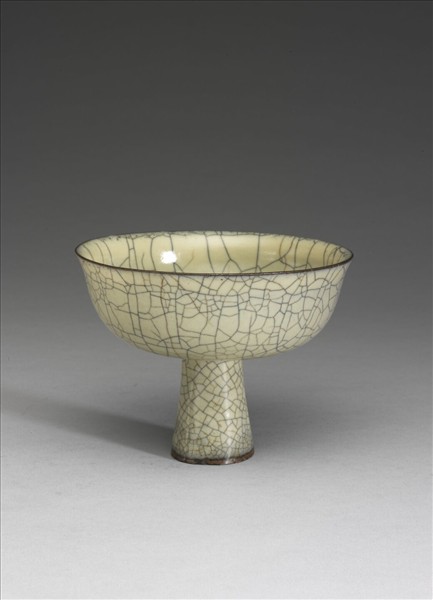 青瓷高足碗