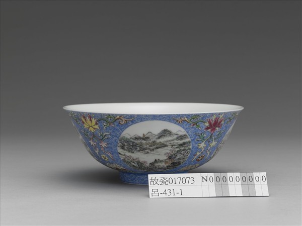 琺瑯彩藍地開光四季山水碗