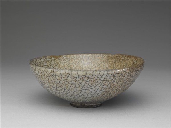 哥窯 青瓷葵瓣口碗