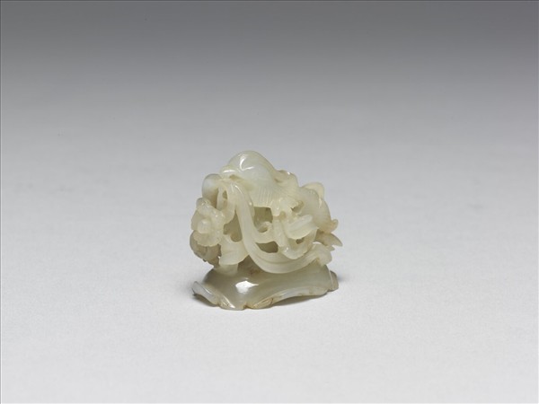 哥窯 月白釉葵瓣口盤