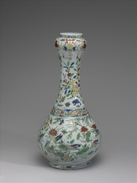 明 萬曆 五彩花鳥紋蒜頭瓶