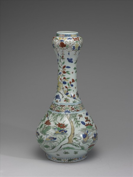 明 萬曆 五彩花鳥紋蒜頭瓶