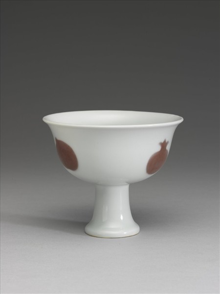 釉裡紅三果紋高足杯