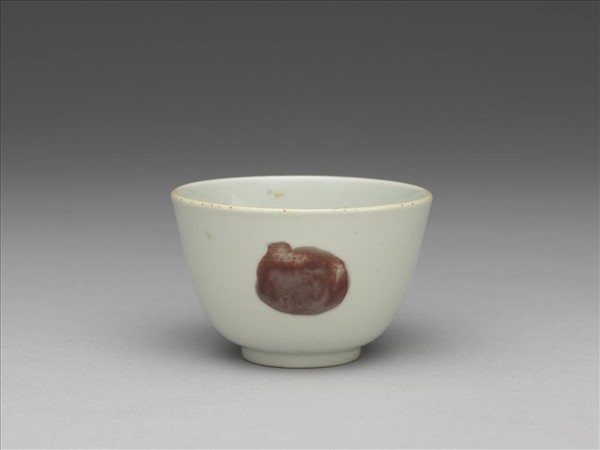 釉裡紅三果紋杯