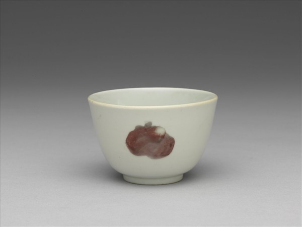 釉裡紅三果紋杯