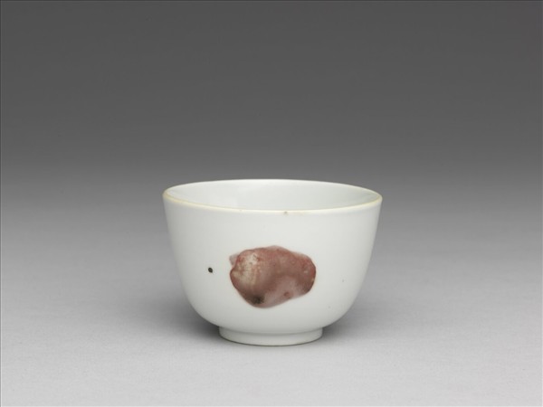 釉裡紅三果紋杯