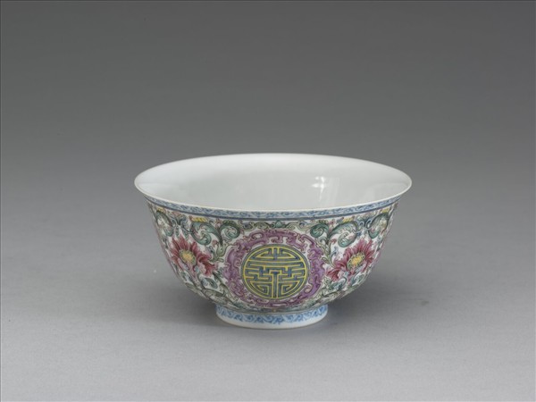 琺瑯彩花卉壽字紋小碗