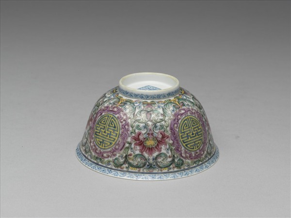 琺瑯彩花卉壽字紋小碗