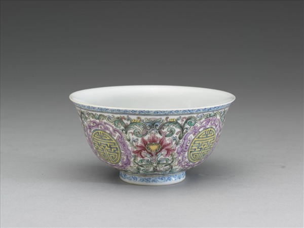 琺瑯彩番花壽字紋茶鍾