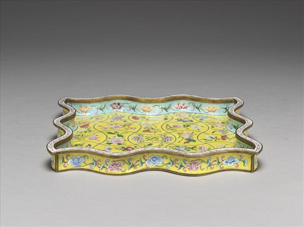 銅胎畫琺瑯黃地花卉波浪形方盤
